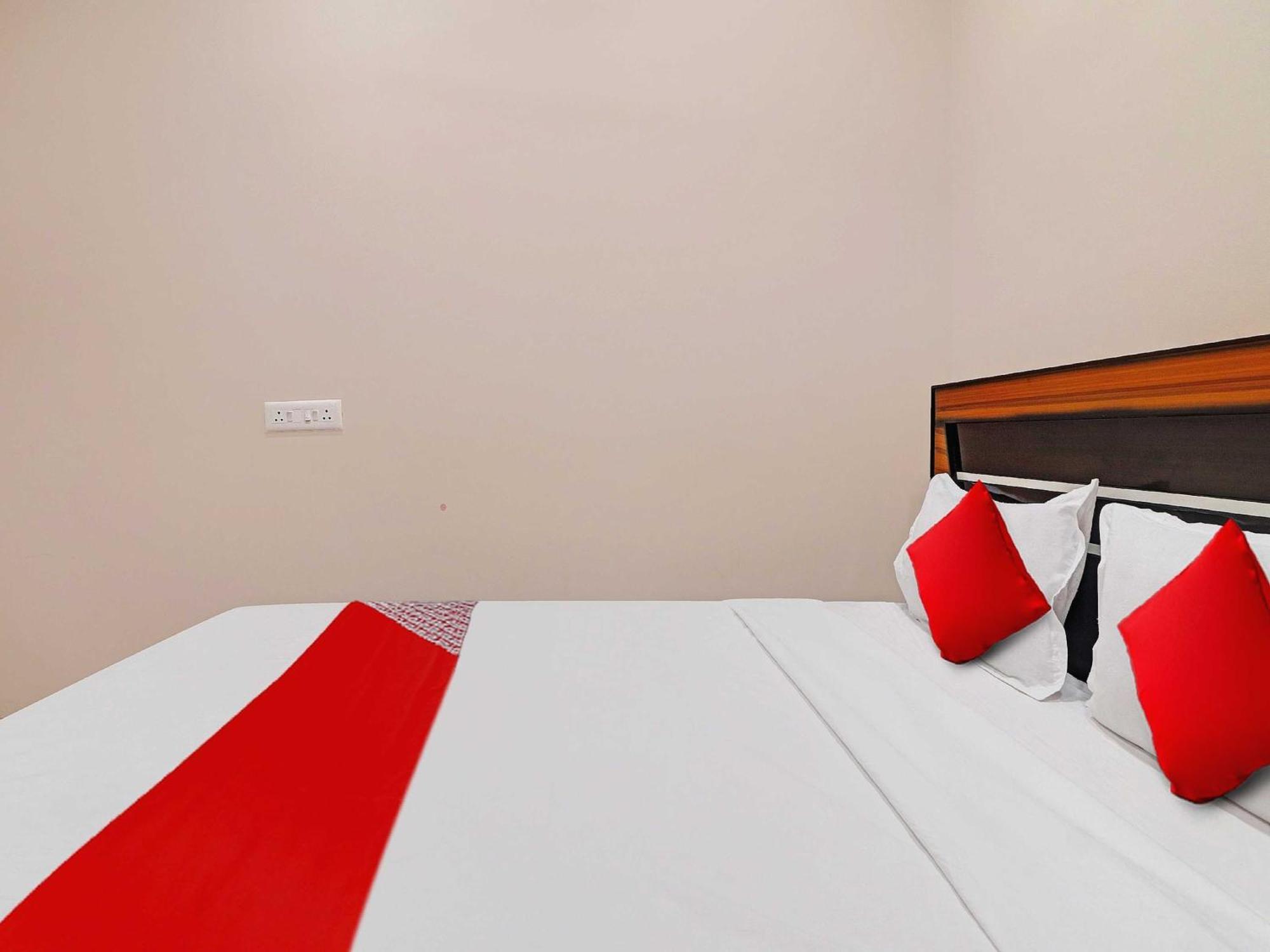 Hotel O Vasista Residency Hyderabad Exterior photo